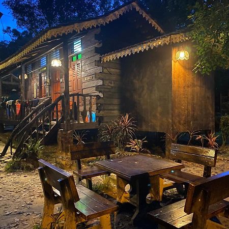 Rustic Chalet - Dahlia N Mawar At Sedim Vista 居林 外观 照片