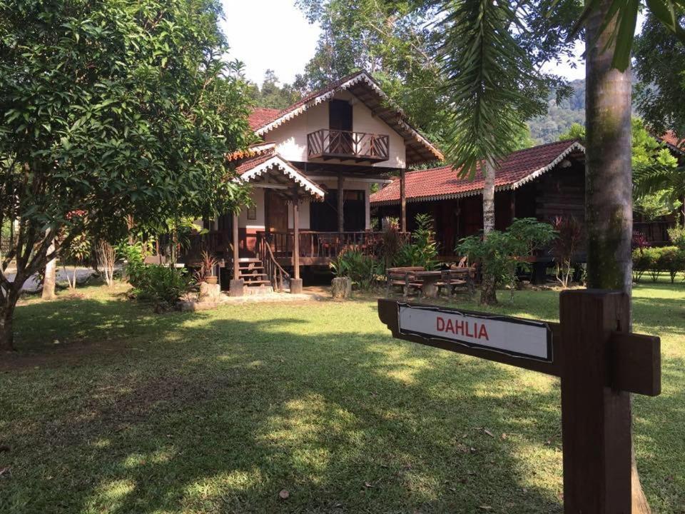 Rustic Chalet - Dahlia N Mawar At Sedim Vista 居林 外观 照片